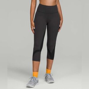 Lululemon Throwback Inspire High-Rise Crop‎ 21"
Graphite Grey / Black Size 4